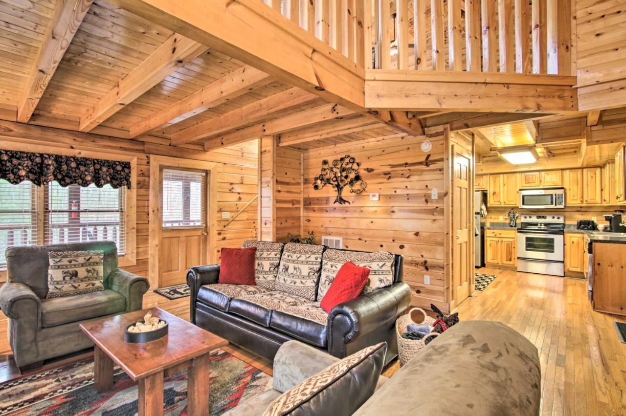 Cabin With Hot Tub About 2 Mi To Island In Pigeon Forge! Eksteriør billede